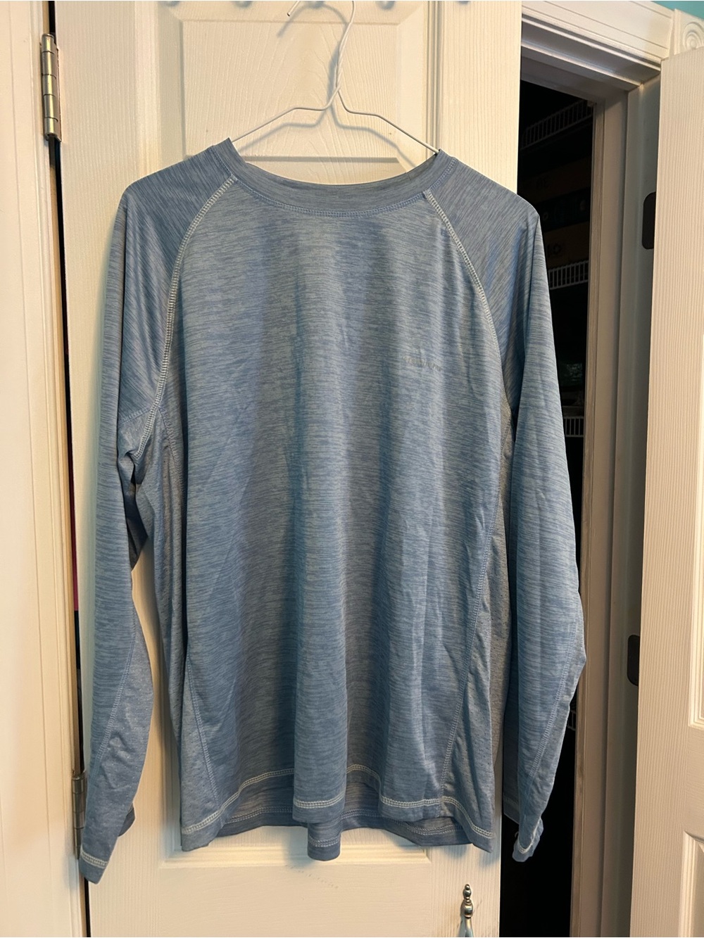 Men's Heathered Light Blue Long-Sleeve Crewneck Shirt